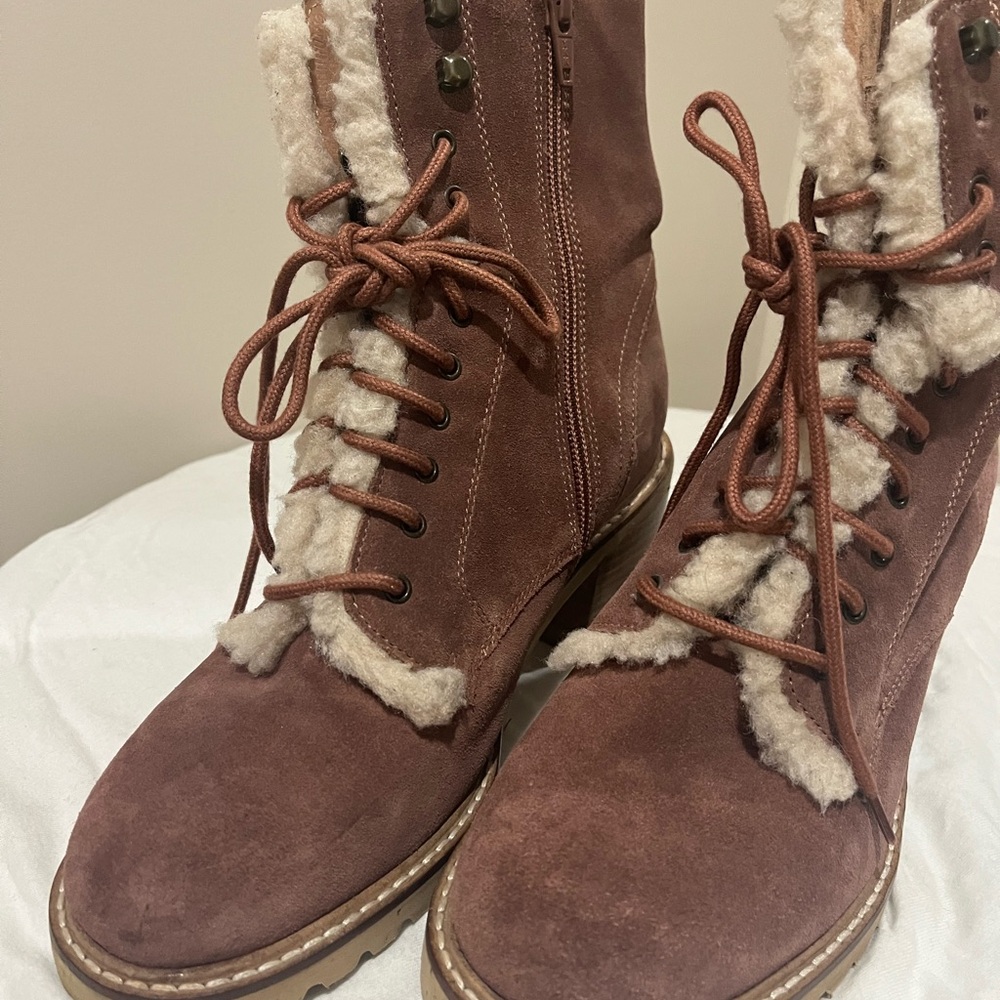 Women's Brown Suede Boots with Faux Fur Lining
